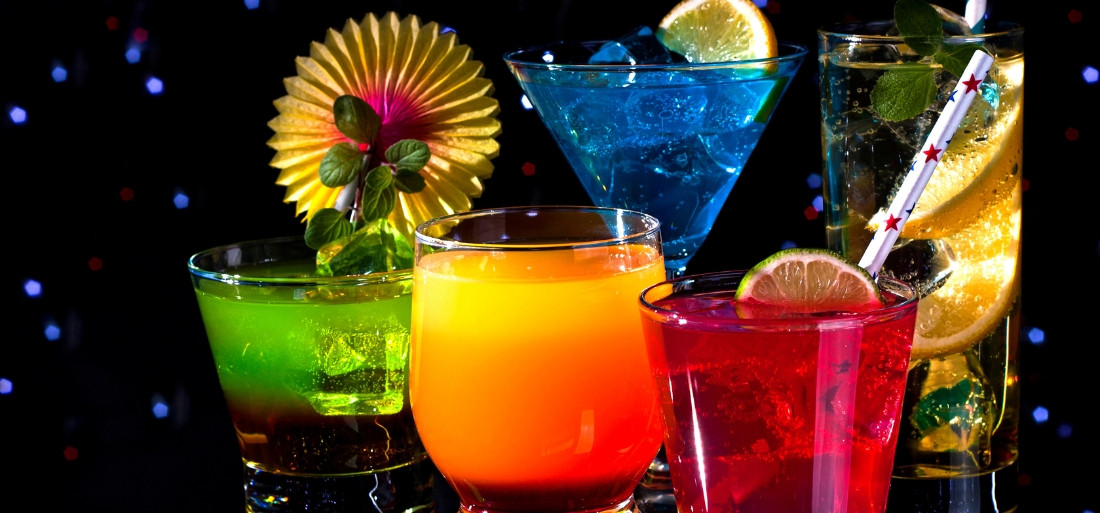 Színes koktélok