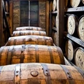 A hordós érlelés művészete: a tölgyfa hatása a whiskyre